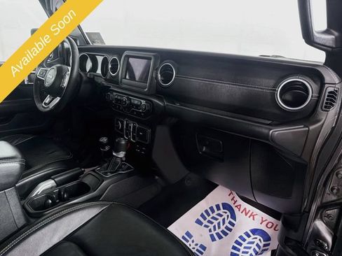Used 2018 Jeep Wrangler Unlimited Sahara AWD/4WD image 28