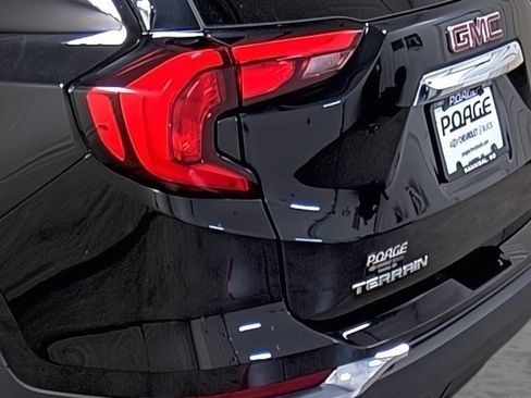 Used 2018 GMC Terrain SLT w/ Preferred Package AWD/4WD image 10