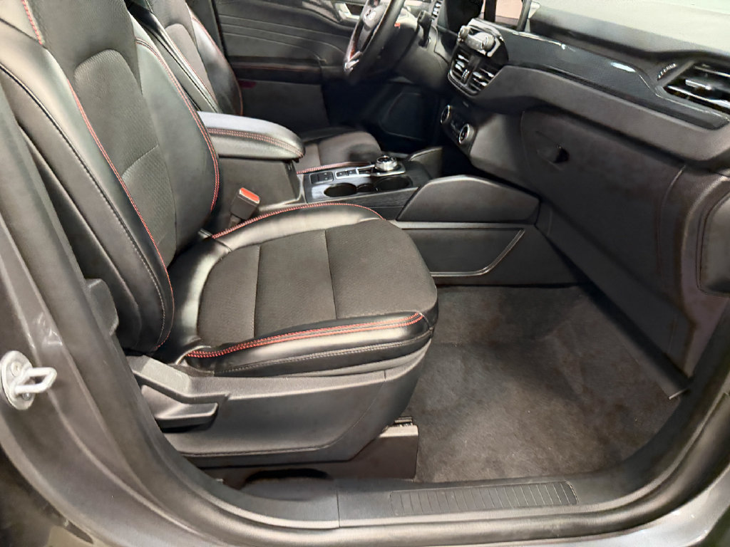 Used 2025 Ford Escape ST-Line Select AWD/4WD image 61