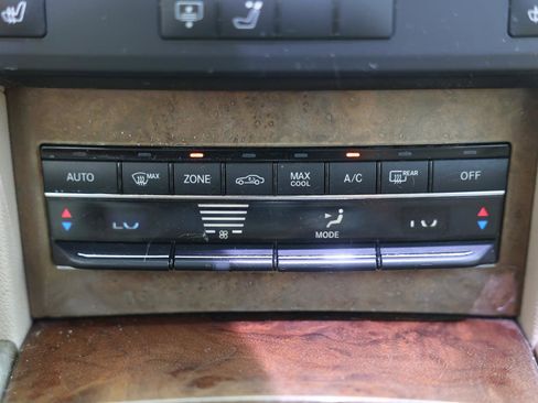Used 2010 Mercedes-Benz E 350 4MATIC Sedan image 28