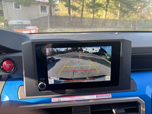 Used 2025 Toyota Tacoma TRD Off-Road image 17