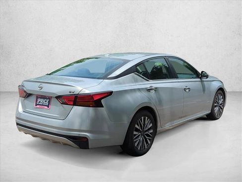 Used 2023 Nissan Altima 2.5 SV FWD image 7