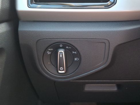 Used 2023 Volkswagen Atlas SE AWD/4WD image 23