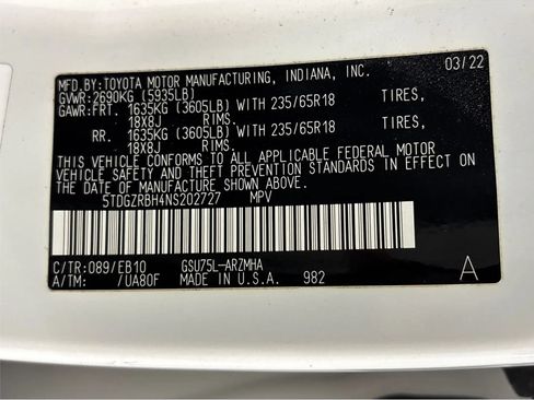 Used 2022 Toyota Highlander XLE AWD/4WD image 28