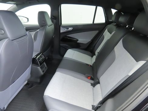 New 2026 Volkswagen ID.4 Pro image 19