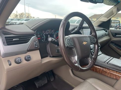 Used 2017 Chevrolet Suburban Premier image 18