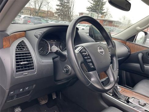 Used 2023 Nissan Armada SL image 12