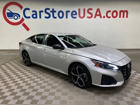 Used 2024 Nissan Altima 2.5 SR FWD image 1