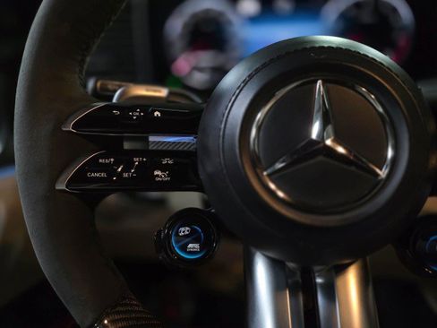 Used 2024 Mercedes-Benz GLS 63 AMG 4MATIC image 22