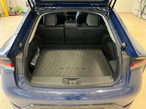 Used 2023 Toyota Prius XLE AWD/4WD image 10