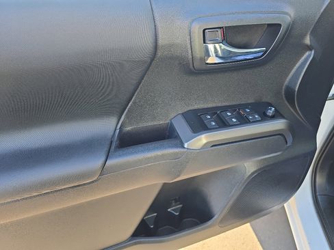 Certified 2023 Toyota Tacoma TRD Off-Road image 11