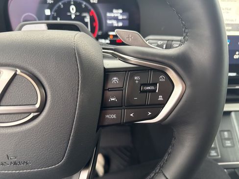 Used 2025 Lexus GX 550 image 9