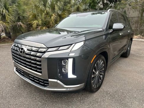 Used 2023 Hyundai Palisade Calligraphy image 1