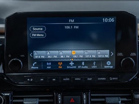 Used 2024 Nissan Pathfinder Platinum w/ Black Appearance Package image 23