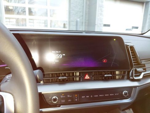 Used 2025 Kia Sportage EX w/ Premium Package image 16