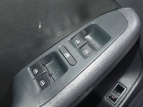 Used 2016 Volkswagen Jetta Sport image 19