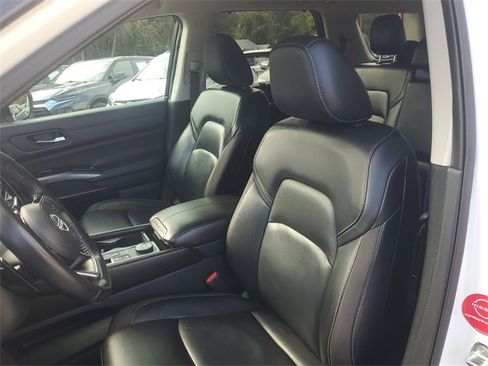 Used 2023 Nissan Pathfinder SL w/ Lighting Package (N92) image 19