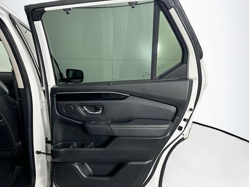 Used 2025 Honda Pilot EX-L image 31