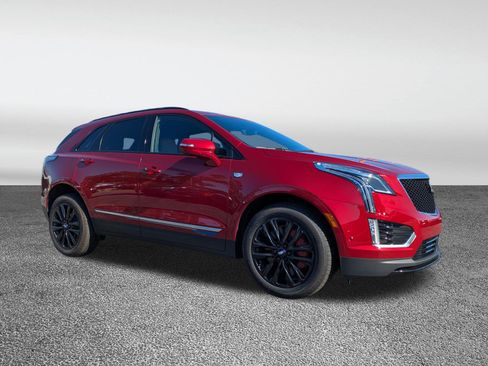 New 2025 Cadillac XT5 Sportv w/ LPO, Blue Accent Package image 3