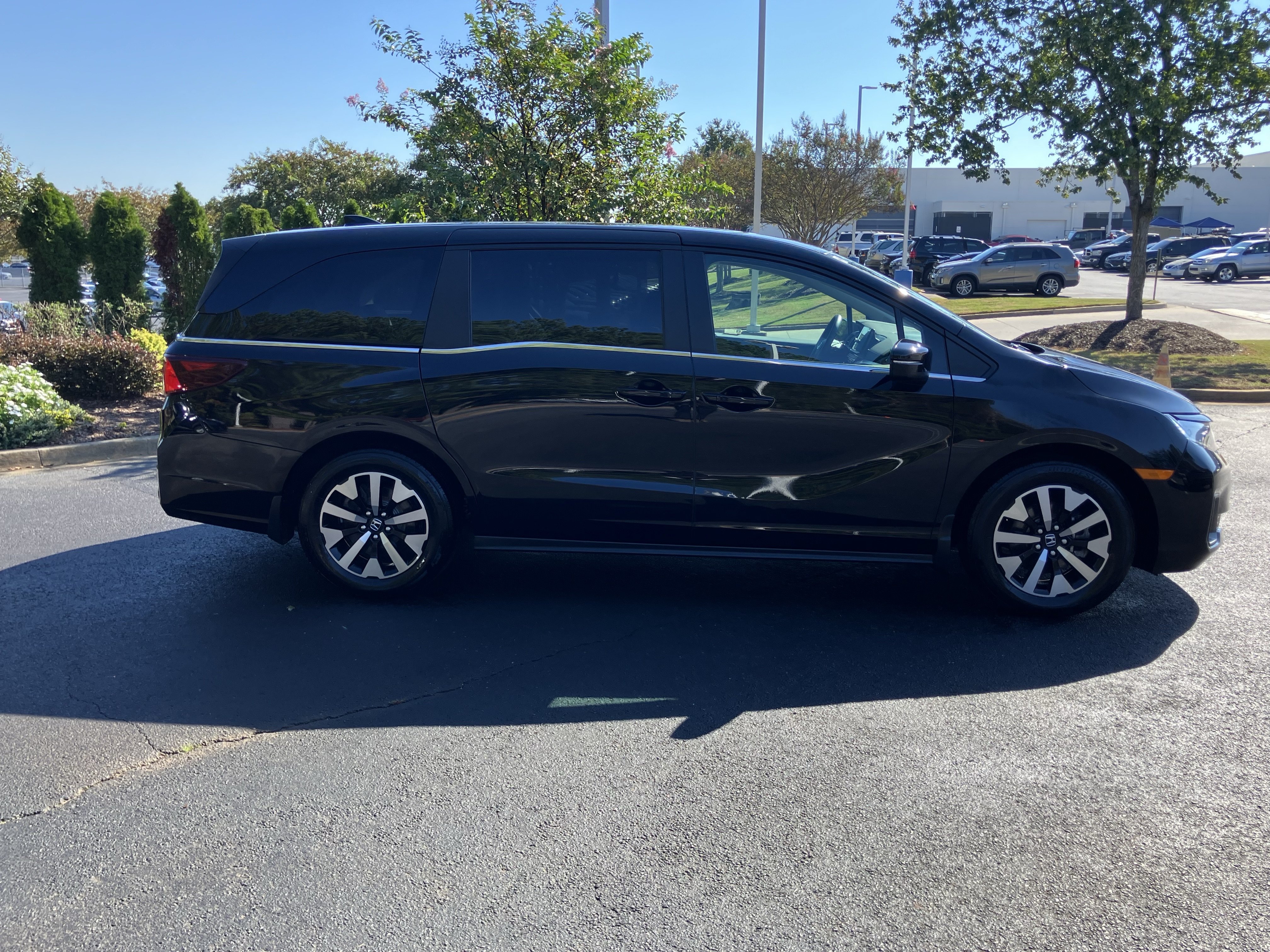 Used 2026 Honda Odyssey EX-L image 11