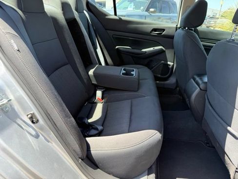 Used 2024 Nissan Altima 2.5 SV FWD image 34