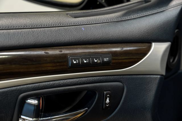 Used 2015 Lexus LS 460 w/ Comfort Package RWD image 55