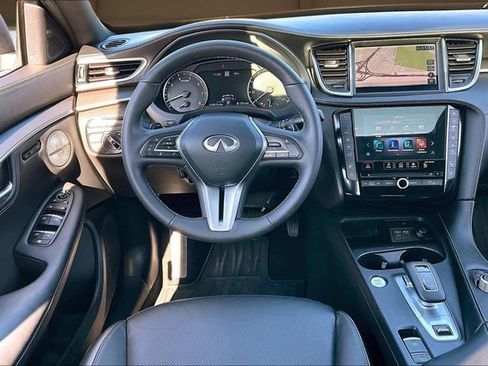 Used 2025 INFINITI QX55 Essential image 5