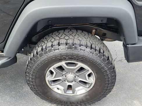 Used 2017 Jeep Wrangler Unlimited Sport w/ Quick Order Package 24S AWD/4WD image 8
