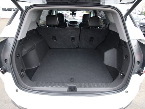 Used 2022 GMC Terrain AT4 w/ Tech Package AWD/4WD image 29