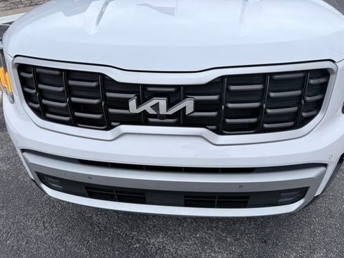 Used 2024 Kia Telluride SX w/ Towing Package image 3