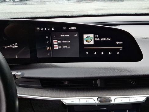 Used 2023 Lucid Air Touring image 25