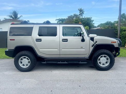 Used 2003 HUMMER H2 w/ Preferred Equipment Group image 6