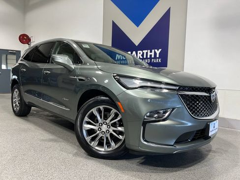 Used 2022 Buick Enclave Avenir w/ Avenir Technology Package AWD/4WD image 2