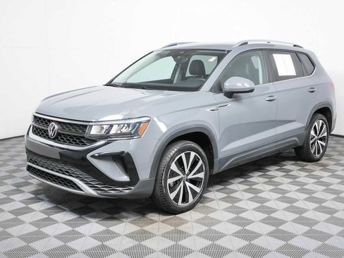 Used 2023 Volkswagen Taos SE FWD image 25