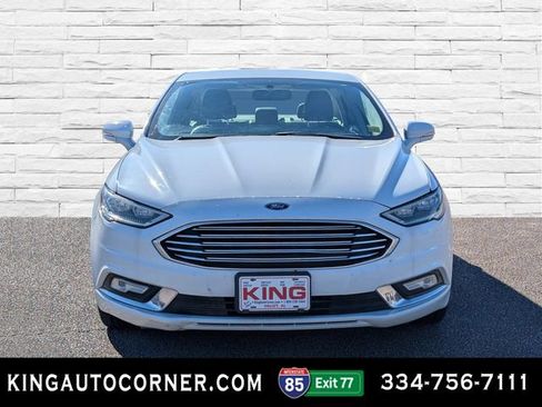 Used 2017 Ford Fusion SE image 2