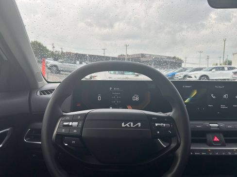 Used 2026 Kia K4 FWD image 25