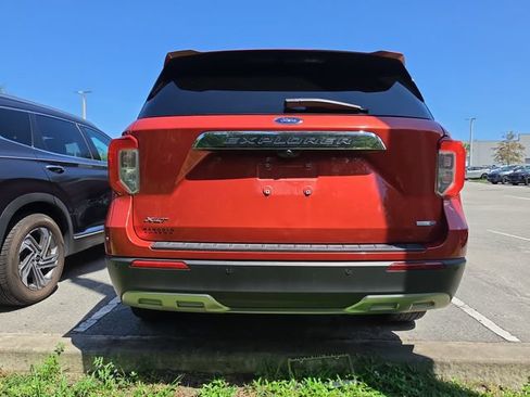 Used 2020 Ford Explorer XLT w/ Equipment Group 202A AWD/4WD image 5