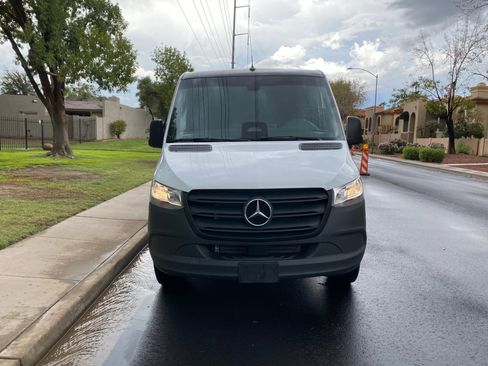 Used 2025 Mercedes-Benz Sprinter 2500 image 3
