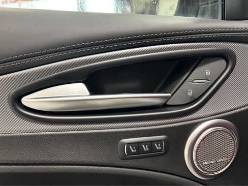 Used 2024 Alfa Romeo Stelvio Veloce image 24