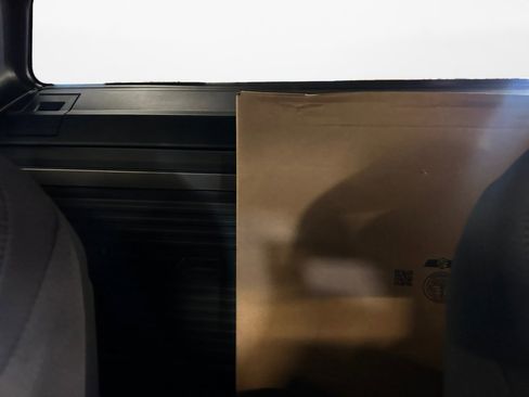 Used 2025 Toyota Tacoma SR image 12