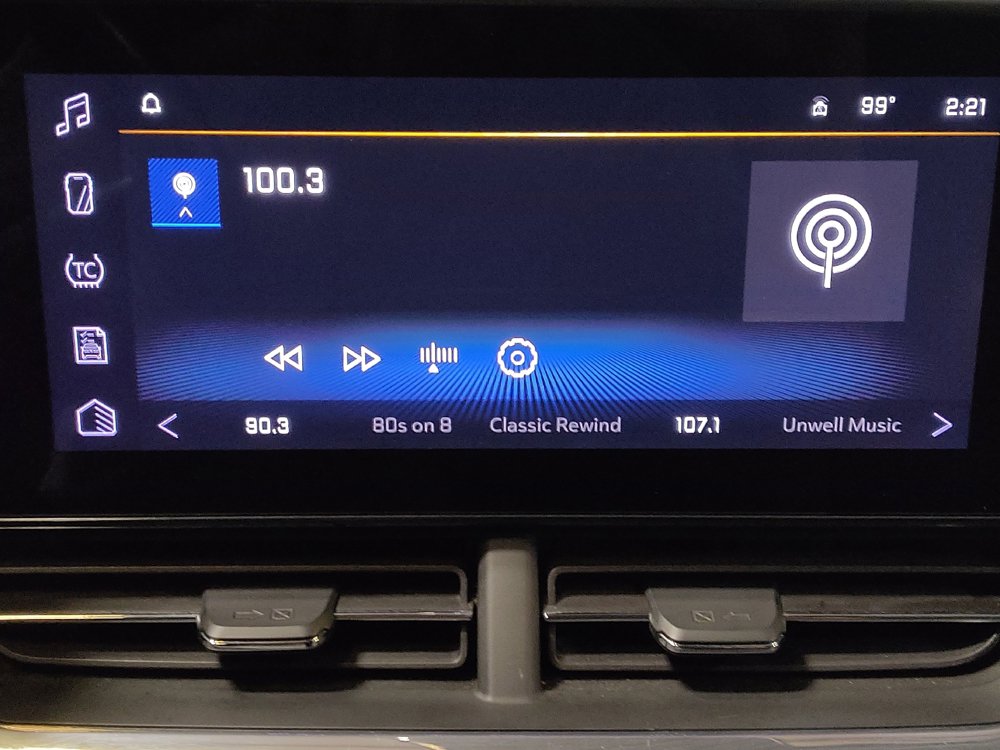 Used 2025 Chevrolet Trax LT w/ LT Convenience Package FWD image 25