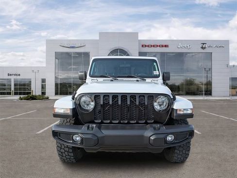 Certified 2023 Jeep Gladiator Sport AWD/4WD image 6