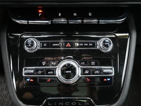 Used 2021 Lincoln Corsair AWD w/ Premium Package image 41