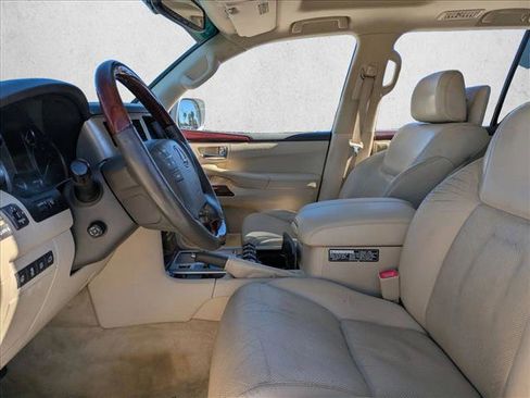 Used 2015 Lexus LX 570 image 17