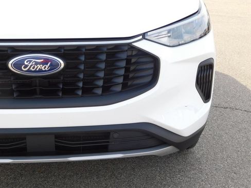 Used 2025 Ford Escape Active AWD/4WD image 9