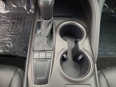 Used 2023 Toyota Camry SE w/ Cold Weather Package image 25