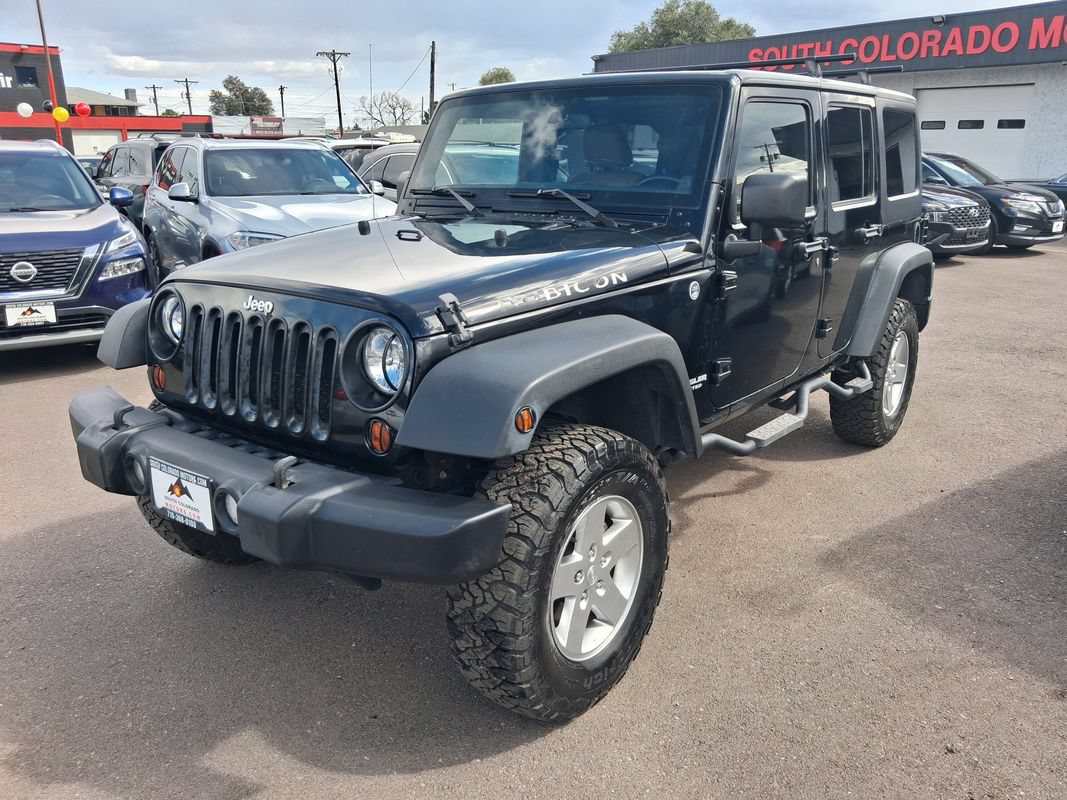 Used 2011 Jeep Wrangler Unlimited Rubicon w/ Connectivity Group AWD/4WD image 3