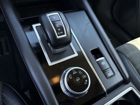 Used 2024 Mitsubishi Outlander SE image 21