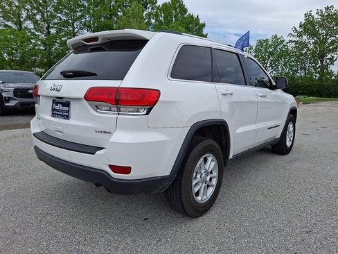 Used 2019 Jeep Grand Cherokee Laredo AWD/4WD image 13
