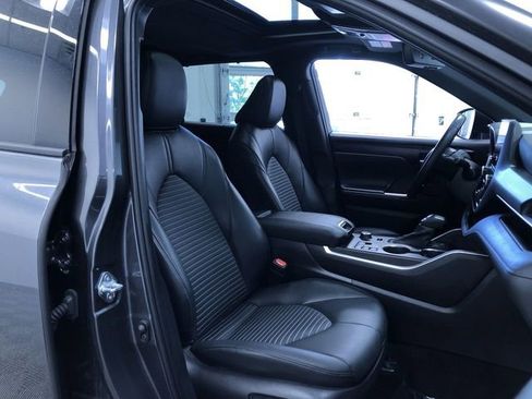 Certified 2025 Toyota Highlander XSE AWD/4WD image 22